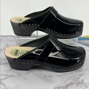 SIMSON Made In Holland Black Patent Leather Clogs Sz 40/9.5 Classic Wood Sole